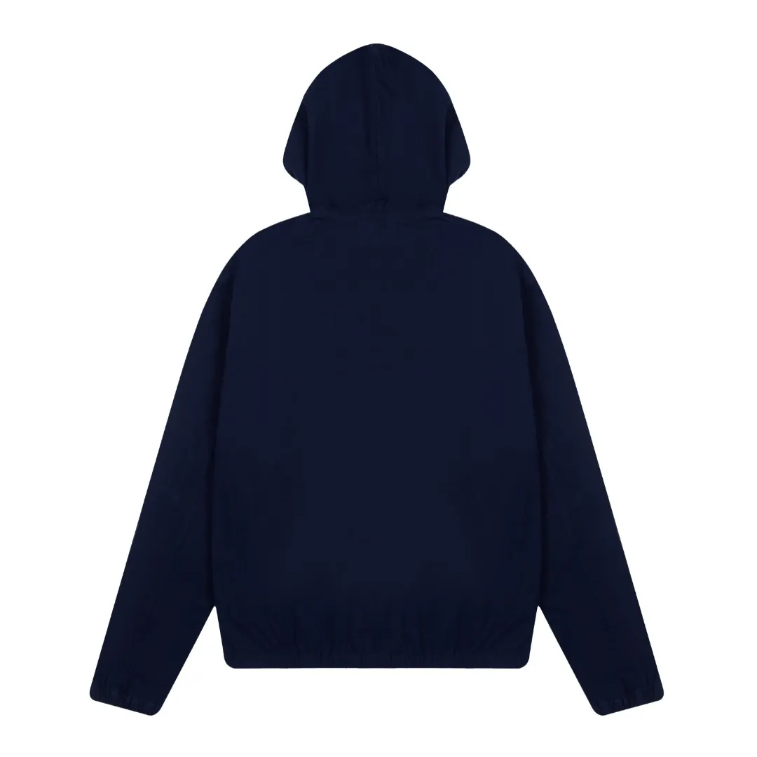 P290 White background picture [Popular item] Style number: 25109# (on sale all year round) Color: khaki/navy blue Size: S to XL - Ralph Lauren/Ralph Lauren Solid color logo embroidered cotton soft shell fabric hooded assault jacket - the face is the same as the original 32 high count plain weave super soft carbon grinding ✅ - Brand POLO three zippers Customized back collar webbing Dark and light two-color oil edge leather strips ✅ - Ralph Lauren/Ralph Lauren's classic men's and women's bomber zipper hooded jacket. It has an elegant and fashionable style with any wear. It has a retro and relaxed feel. The hood and zipper elements add to the casual casualness. The paper man effect on the upper body can be perfectly controlled whether it is sports style or casual style ✅